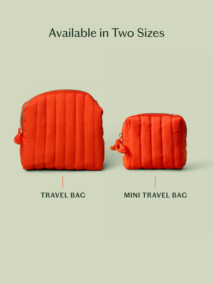 A comparison of two poppy travel bags, the regular size and the mini size, on a light green background with text indicating different sizes.